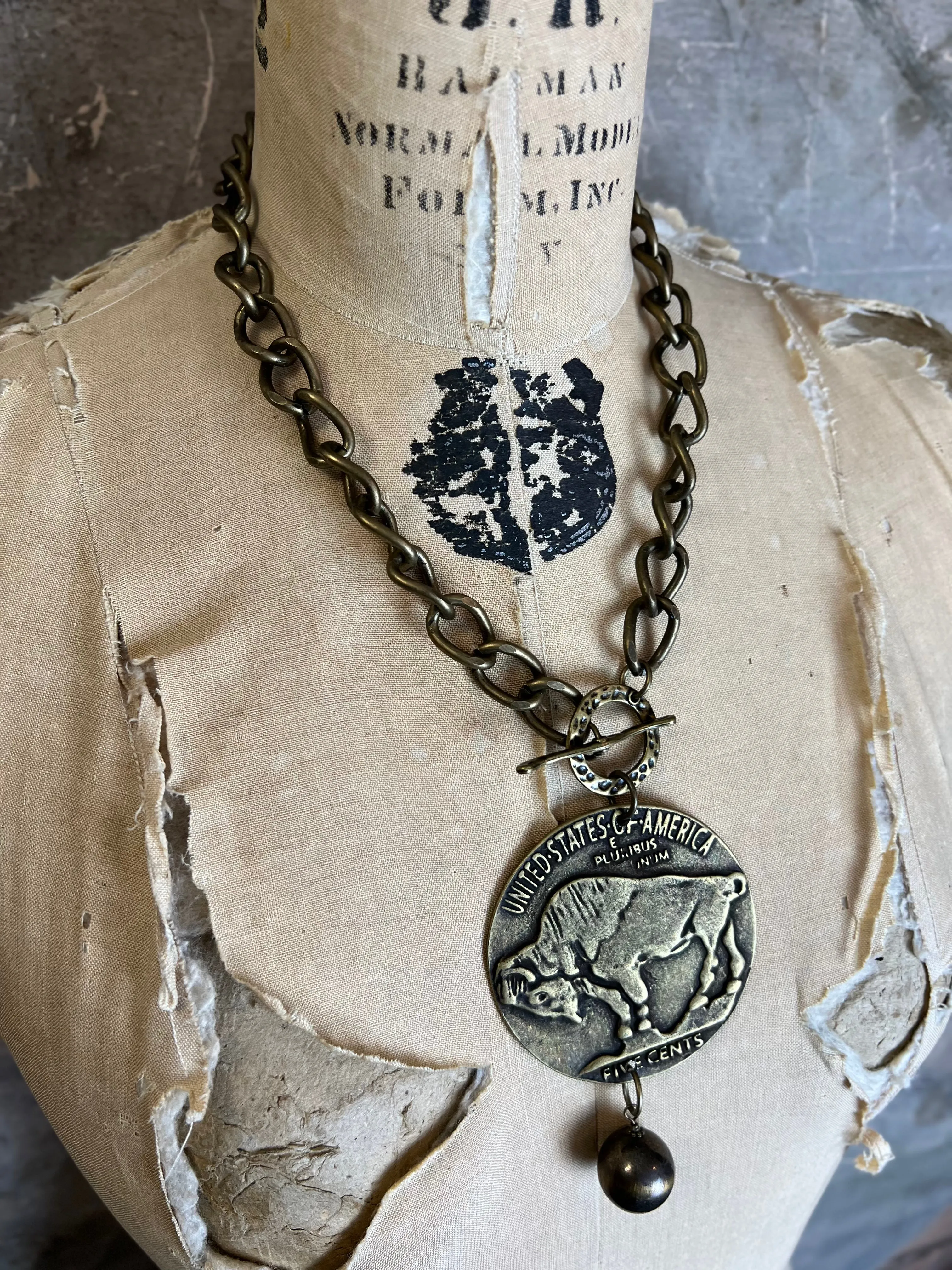 0000A13 Buffalo Coin Necklace-LG COIN