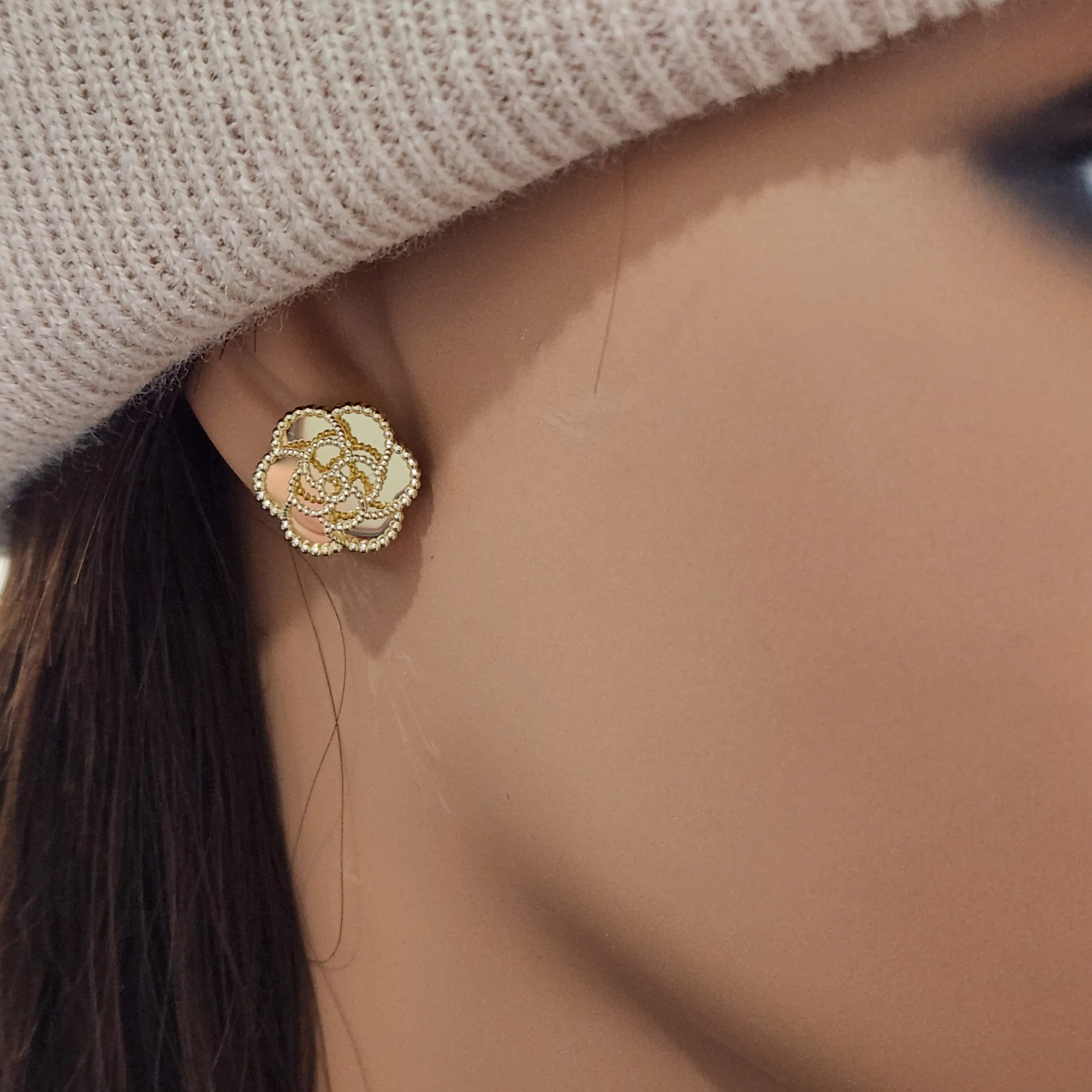 14K Gold Flower Stud Earrings