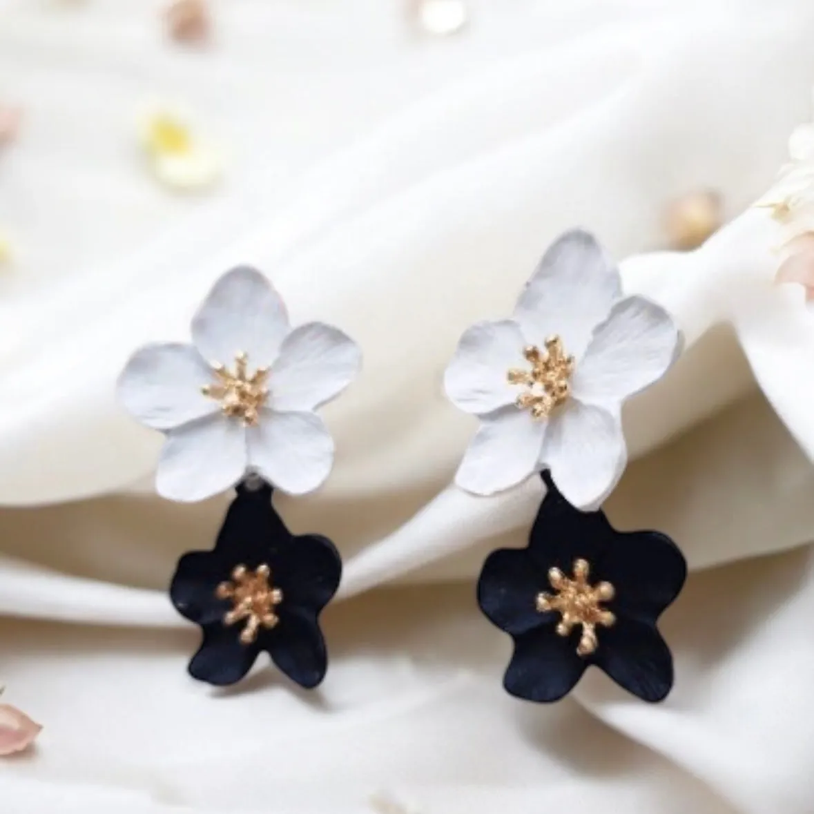 Black - white flowers dangly earrings | matte petals crumpled textured | statement earrings | golden geometric floral earrings