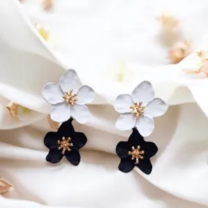 Black - white flowers dangly earrings | matte petals crumpled textured | statement earrings | golden geometric floral earrings