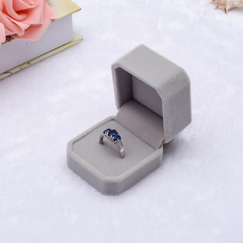 Elegant Velvet Ring Box