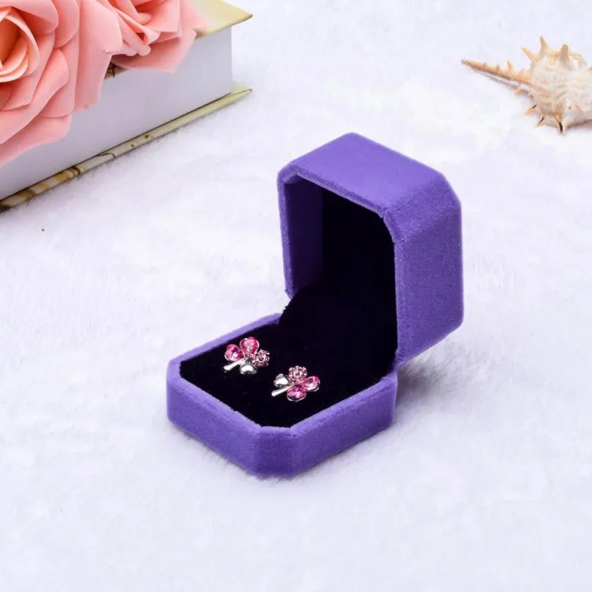 Elegant Velvet Ring Box