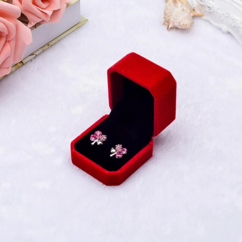 Elegant Velvet Ring Box