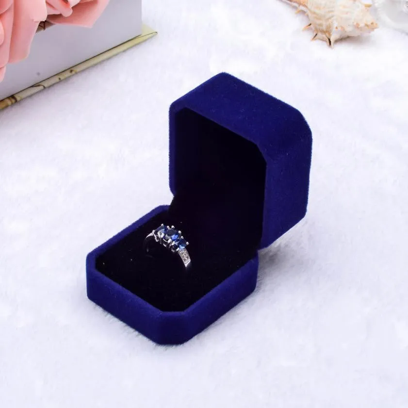 Elegant Velvet Ring Box