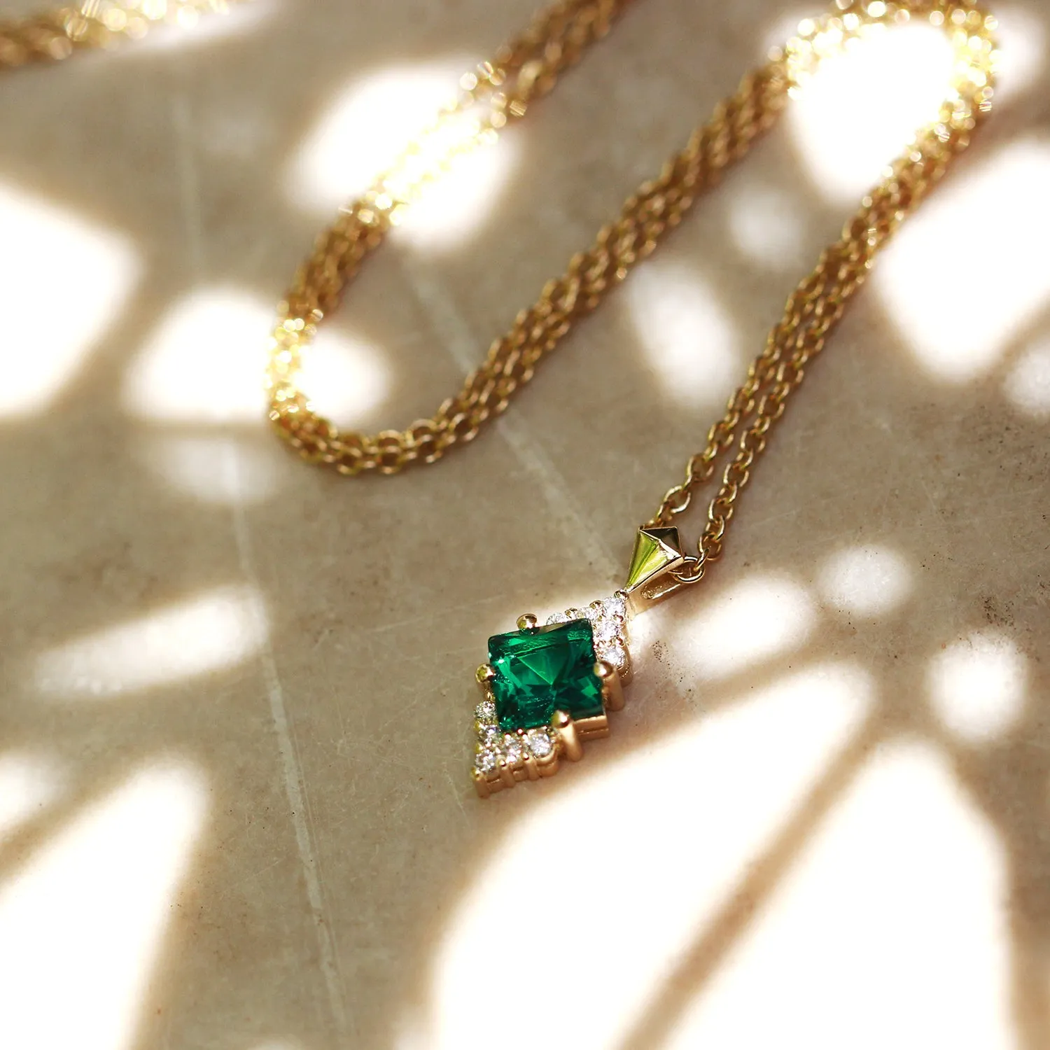 Juliette Necklace With Diamonds and Emerald