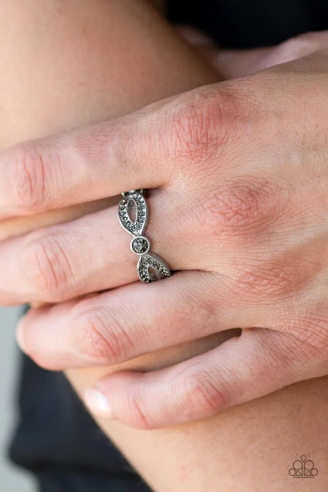 Paparazzi Ring ~ Extra Side Of Elegance - Silver