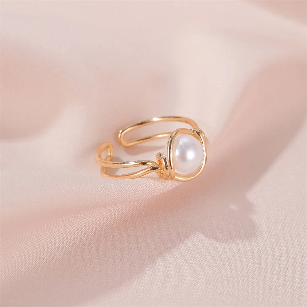 R631 - Elegant Pearl Ring