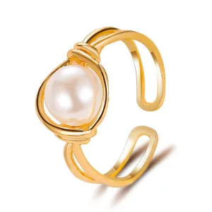 R631 - Elegant Pearl Ring