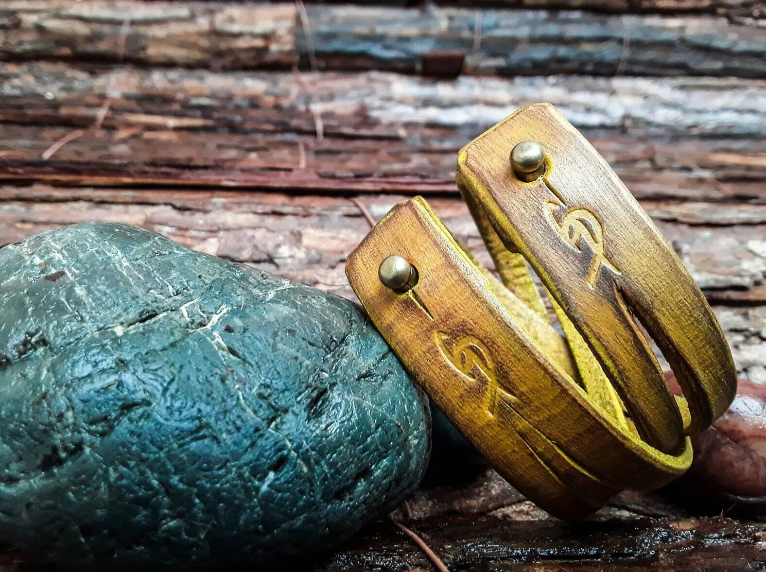 Stylish Yellow Genuine Leather Cuff Bracelet - Durable Mens Wrap