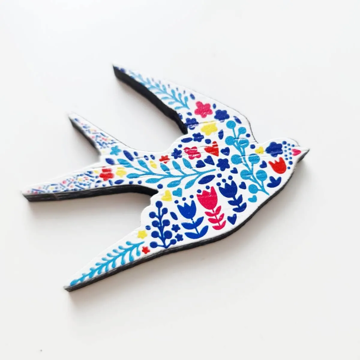 Swallow Porcelana Brooch